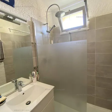 Avec Balcon, Proche Commerces Et Plages - Fr-1-100-309 * Cavalaire-sur-Mer